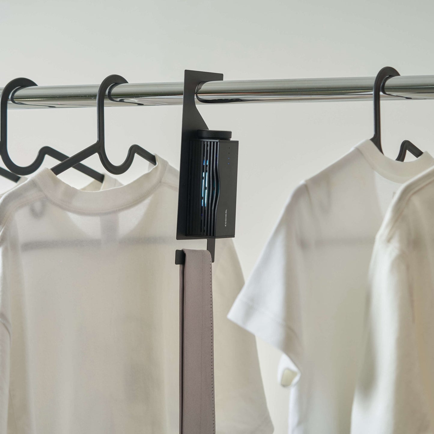 KNOT | World’s First Portable Photon UV Sterilizer & Deodorizer